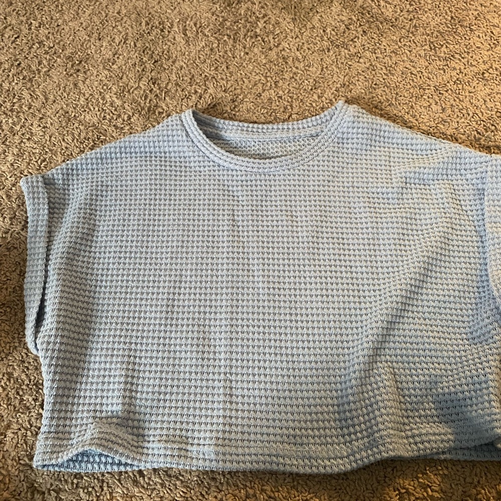 blue crop top